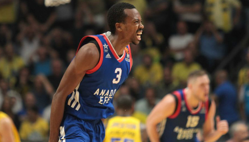 Anadolu Efes haftaya damga vurdu Erric McCollum haftanın en değerlisi