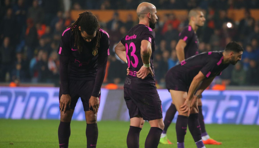 Cimbom yenildi, capsler patladı...