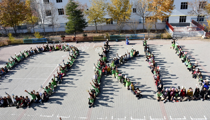Öğrenciler Oku Projesiyle okuma alışkanlığı kazanıyor