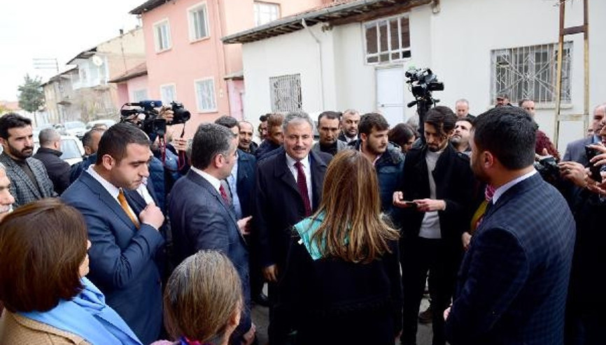 Malatyada Alevilerin evlerine atılan çarpılara kınama (2)