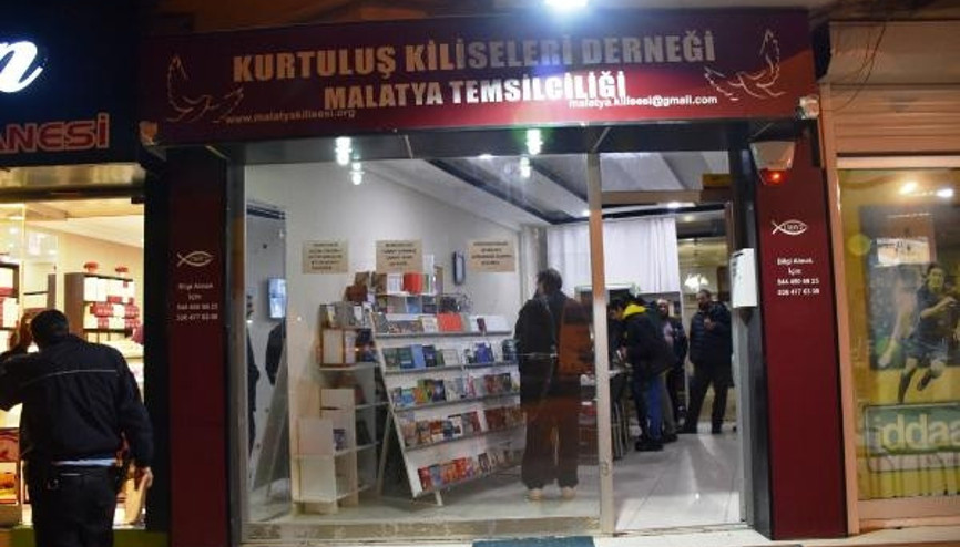 Malatyada, Ermeni Cemaatine ait derneğe taş atıp, kaçtı- ek fotoğraflar