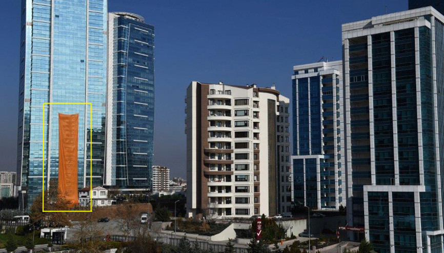 Bakanlığa turuncu bayrak asıldı