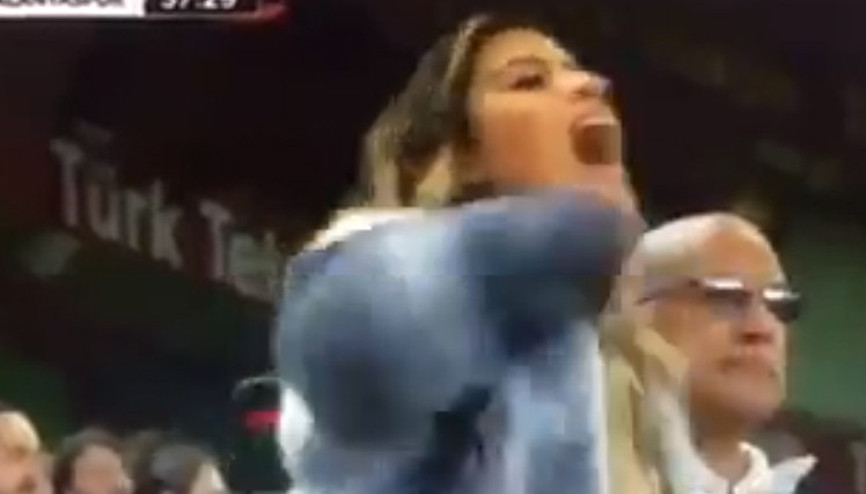 Maiconun eşi Ursuladan kafa kesme harketi