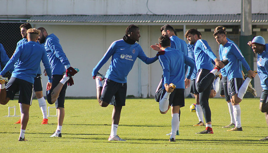 Trabzonsporda keyifler yerinde Antrenmanda haka dansı...