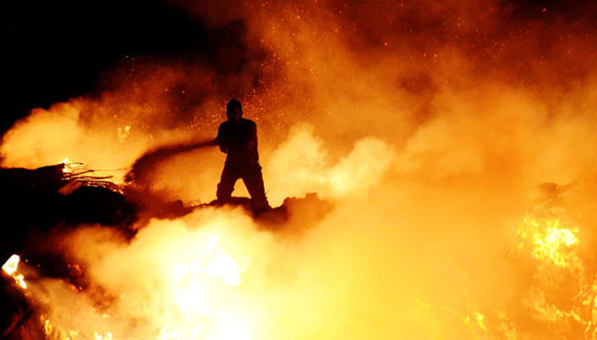 Yangını aynı binada oturan kadın mı çıkardı