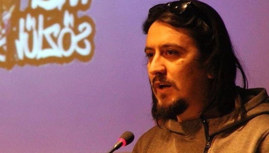 İnci Sözlükün kurucusu gözaltına alınıp bırakıldı