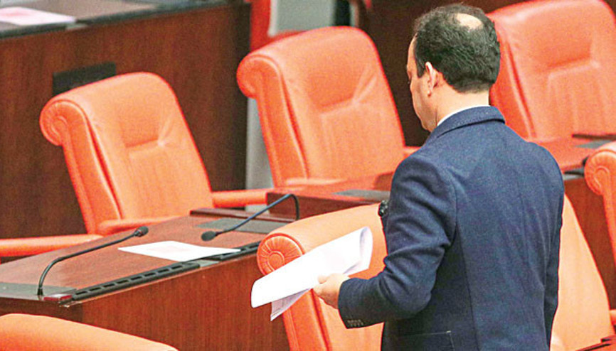 Meclisten çıkarıldı... Yeni İçtüzük ilk kez uygunladı