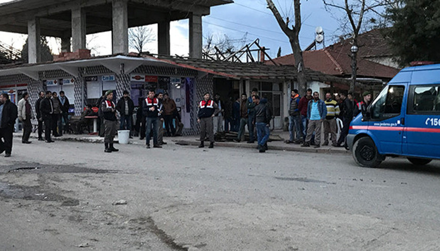 Kahvehaneye silahlı saldırı: Yaralılar var