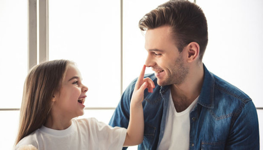 Çocuğunuza onu önemsediğinizi ve sevdiğimizi belli edecek 5 yöntem Çocuğunuza onu önemsediğinizi ve sevdiğimizi belli edecek 5 yöntem