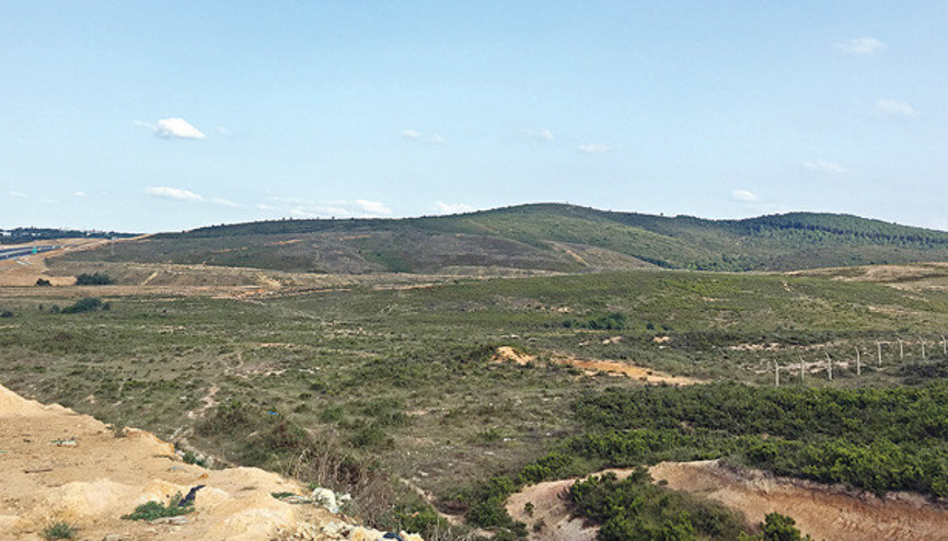 Devlete ve şahıslara ait tapulu arazileri parsel parsel satmışlar