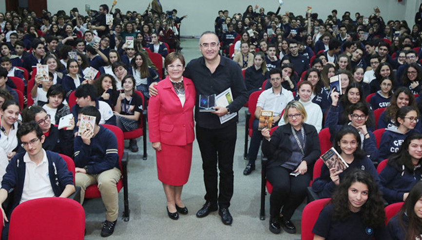 Öğrenciler kitapla şenlendi