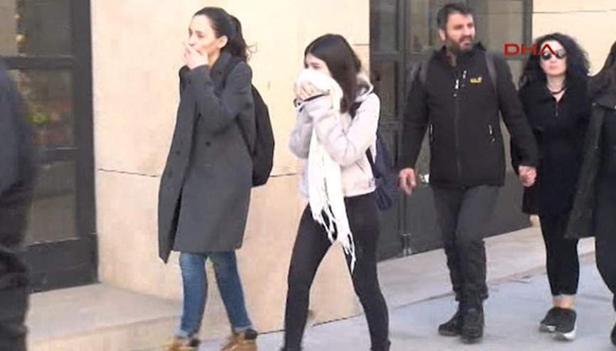 İstiklal Caddesinde yürüyenlerin zor anları