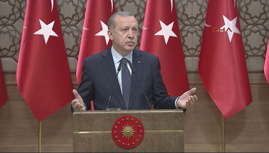 İki tankın önüne yatan Sabriden haber var