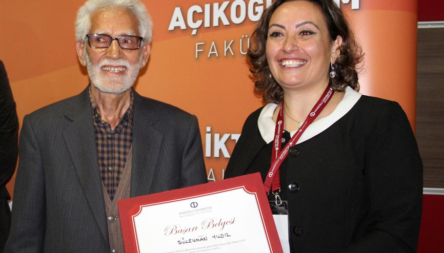 75 yaşında üniversiteli