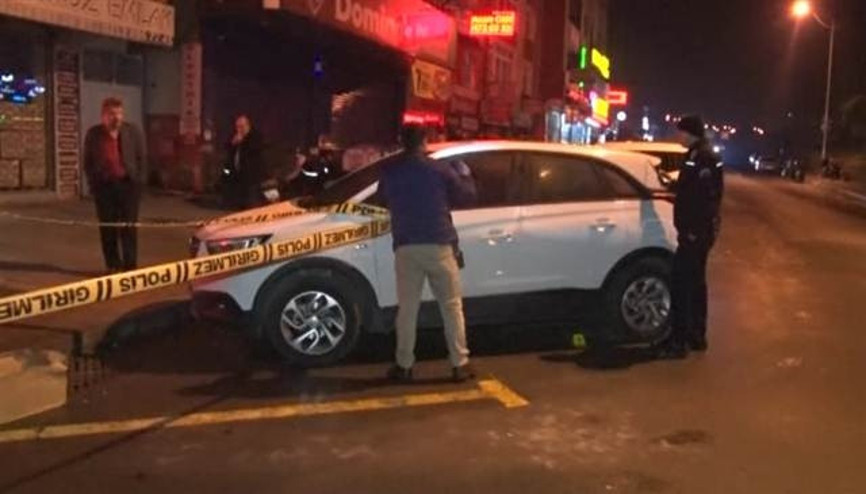 Küçükçekmece’de gazino çıkışında silahlı kavga Küçükçekmece’de gazino çıkışında silahlı kavga