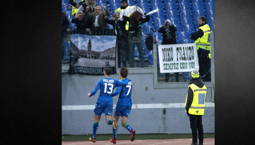 Roma evinde takıldı