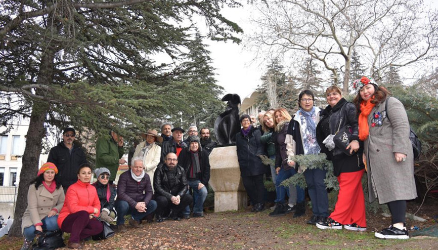 Koman heykeline sembolik açılış