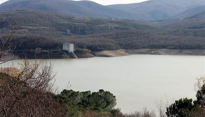 Yalovada susuzluk alarmı... Gökçe Barajında su seviyesi yüzde 50ye düştü