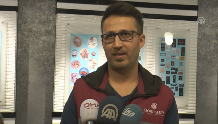 İnsanlık daha ölmemiş Yolda buldu hiç düşünmeden ödedi İnsanlık daha ölmemiş Yolda buldu hiç düşünmeden ödedi