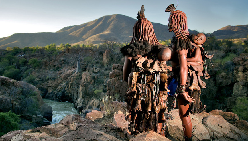 Namibyada yaşayan Himba kadınları sizi çok şaşırtacak...