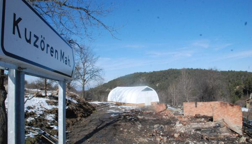 Yangından sonra kaybolan ailenin yakınlarından savcılığa dilekçe