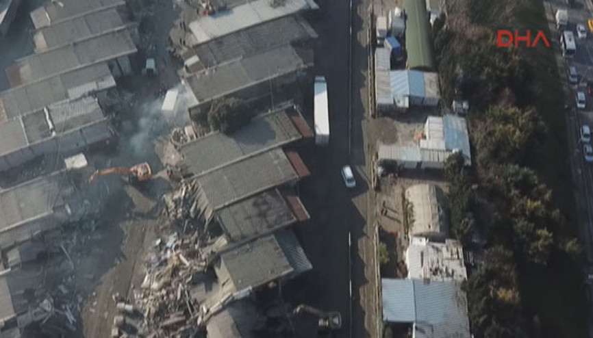 İstanbulda dün gece yarısında başladı... Yıkım havadan görüntülendi