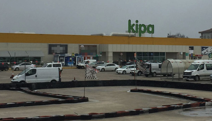 50 milyon liralık AVM zararına satıldı