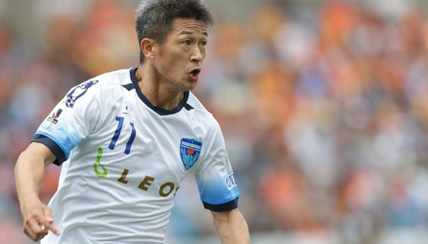 50 yaşındaki futbolcuya yeni sözleşme