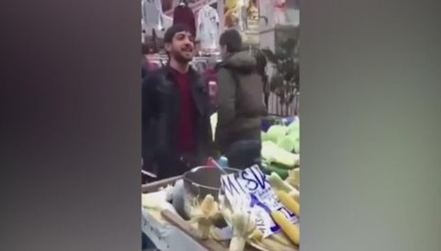 Mandalinacıdan sonra yeni pazar fenomeni: Baterist mısırcı