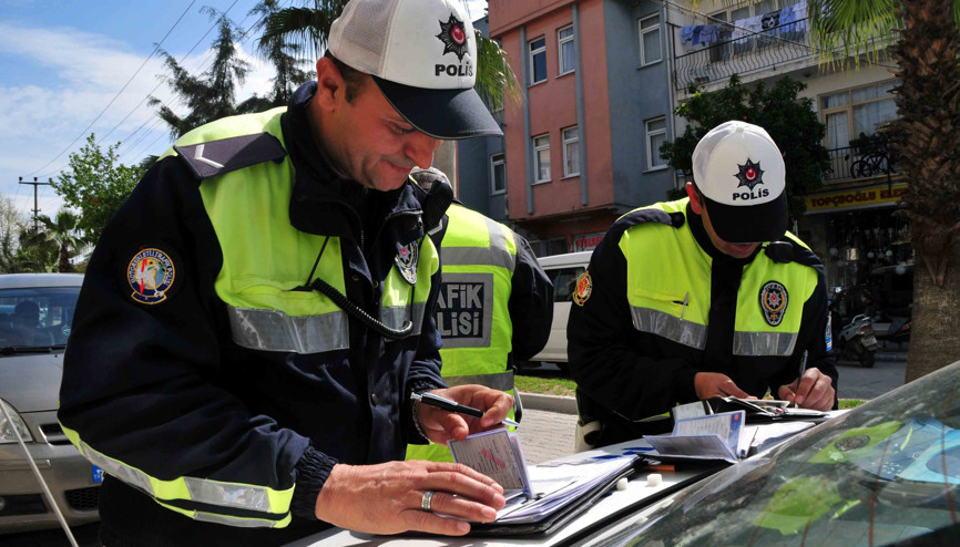 İstanbulda günde 4 bin trafik cezası kesildi