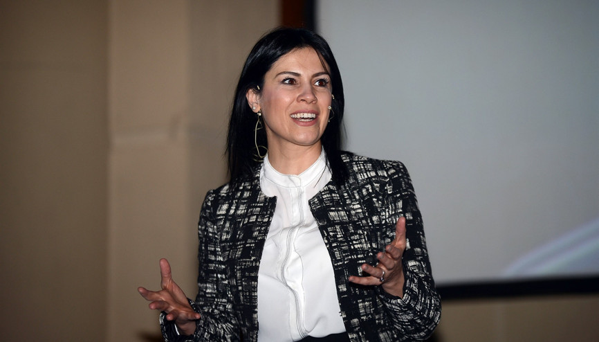 Saadet öğretmene ödül