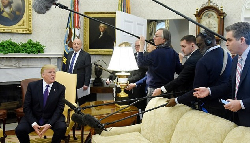Trump, CNN muhabirini Oval Ofis’ten kovdu: Dışarı Trump, CNN muhabirini Oval Ofis’ten kovdu: Dışarı