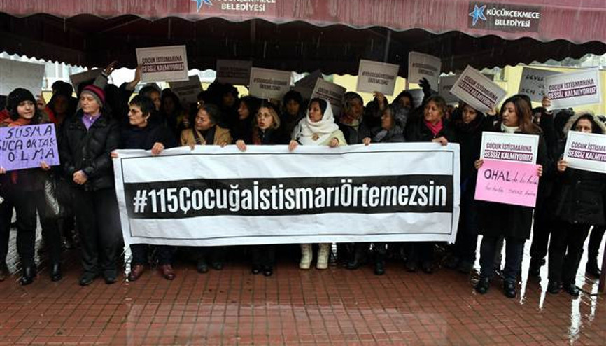 Skandalın yaşandığı hastane önünde protesto Skandalın yaşandığı hastane önünde protesto