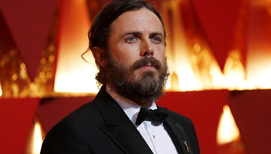 Cinsel tacizle suçlanan Casey Affleck, Oscar sunuculuğundan çekildi Cinsel tacizle suçlanan Casey Affleck, Oscar sunuculuğundan çekildi