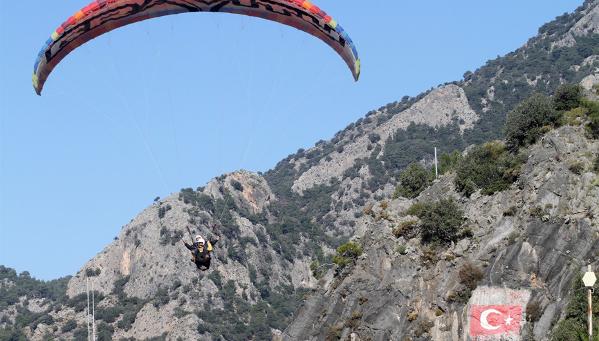 ‘Yamaç paraşütü’ karne hediyesi oldu