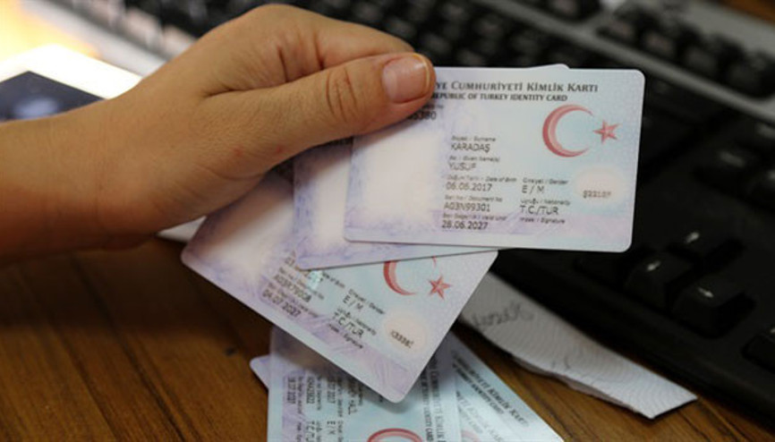 Uygulama başladı Bir defaya mahsus ad ve soyadı değiştirilebiliyor