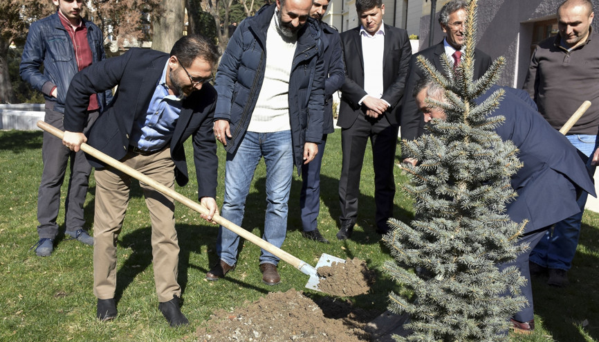 Üniversitenin 5’inci yaşında fidan dikildi