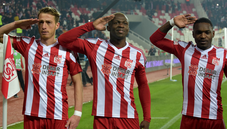 Cimbom liderlik fırsatını geri tepti