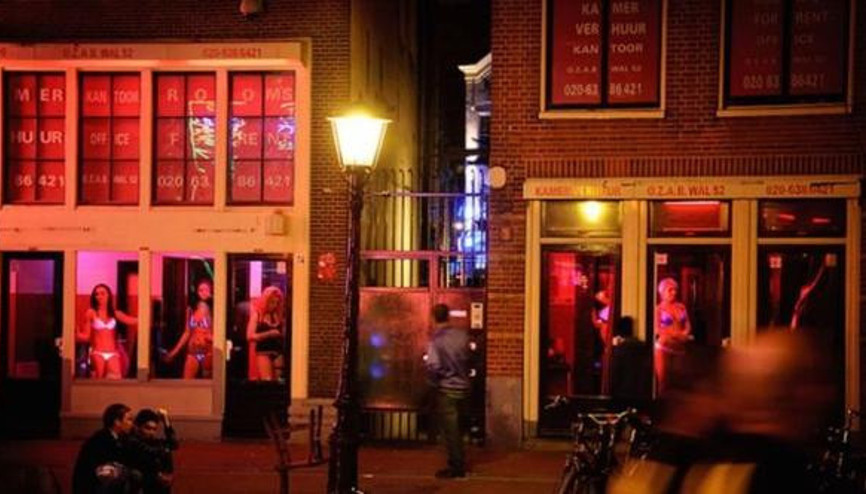Hollandada genelevleri ile ünlü sokağa sıkı kurallar geliyor