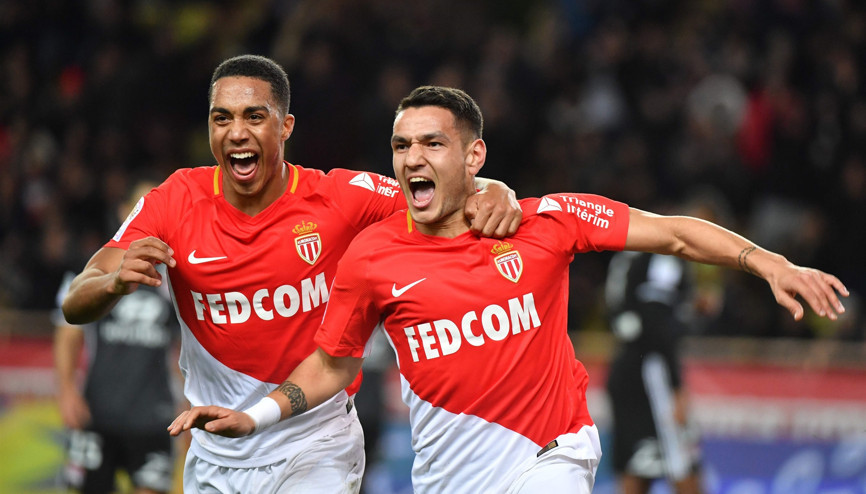 Monaco 10 kişiyle geriden gelip kazandı