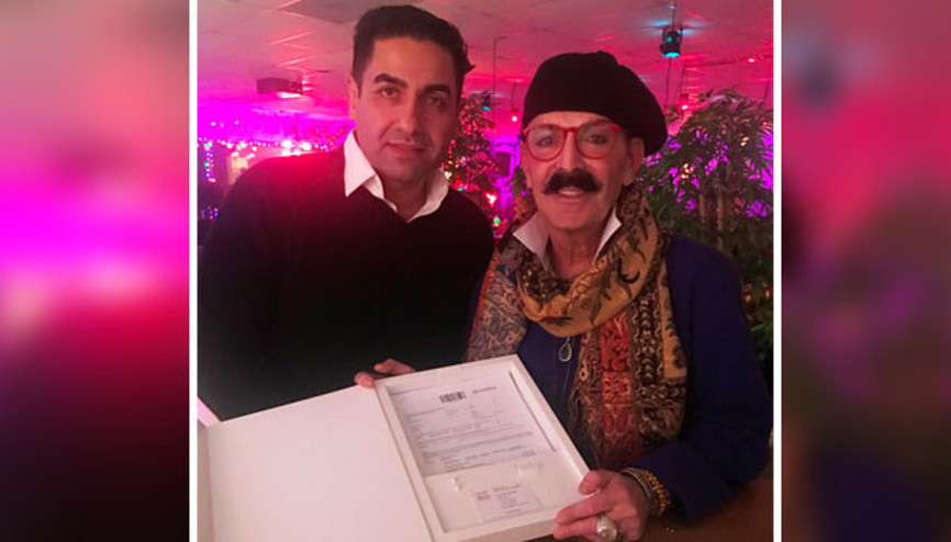 Cemil İpekçi, vücudunu sigortalattı