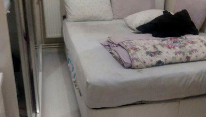 Polisleri şaşkına çeviren manzara... Yatağın altına gizli geçit yapmış