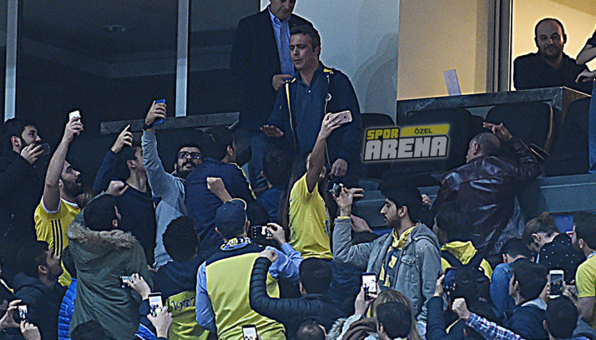 Ülker Arenada Ali Koç çılgınlığı