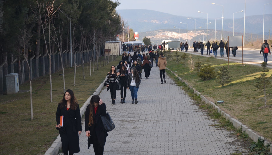 Üniversitelilerden zam protestosu