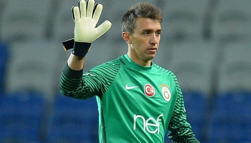 Galatasarayda Muslera şoku Taffarel...
