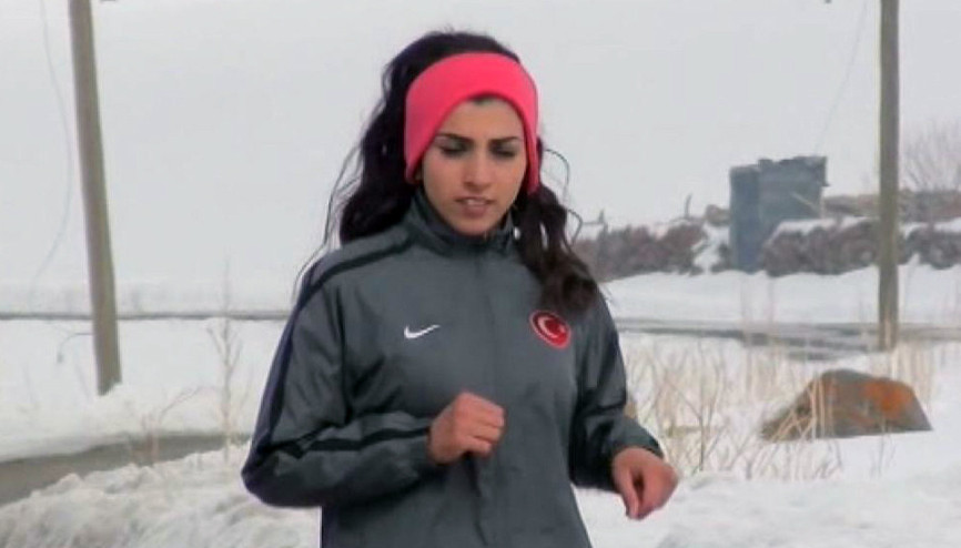 Milli sporcu şampiyonalara çobanlık ve garsonluk yaparak hazırlanıyor Milli sporcu şampiyonalara çobanlık ve garsonluk yaparak hazırlanıyor