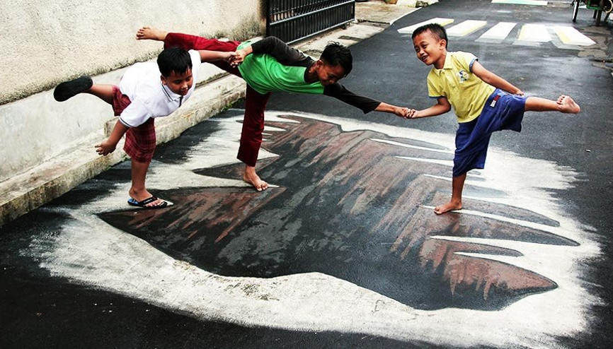 Bu sokak üç boyutlu resimlerle süslendi