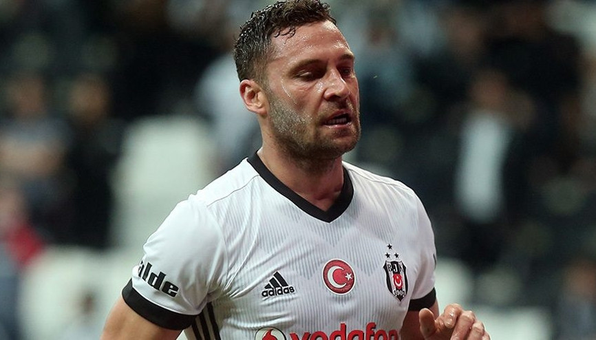 Tosic dosyası kapandı Yıldız futbolcuya takipsizlik... Tosic dosyası kapandı Yıldız futbolcuya takipsizlik...