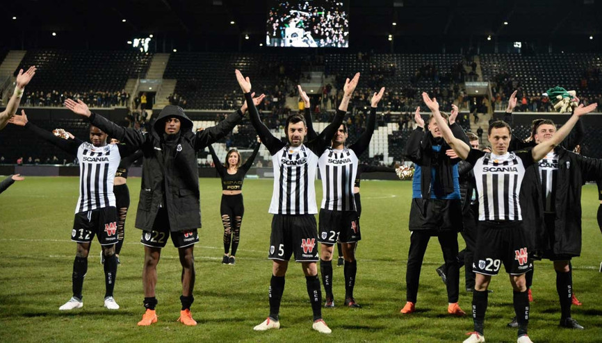 Angers 3-0 Guingamp (ÖZET)