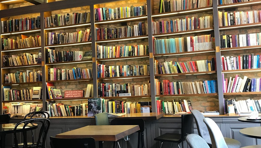 Okuma alışkanlığınızı dışarı taşıyacağınız kitap kafeler